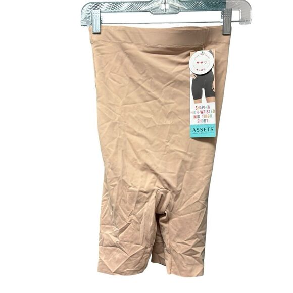 NWT Assets by SPANX High-Waisted Mid-Thigh Short Tan in Color Sz Large - Picture 2 of 5